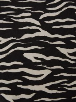 Ellesse Junior Girls Ezrah Zebra Print Dress -Ellesse VM9VQ SQ5 0000000029 MULTI SLd1
